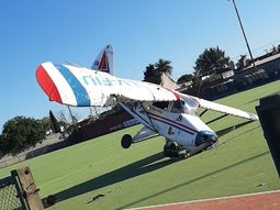 Así cayó la avioneta publicitaria en Burzaco