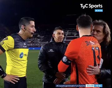 Insólita pelea por el sorteo e inédita definición por penales en San Lorenzo vs Platense