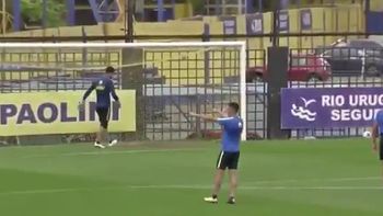 en boca se siguen burlando de river: ¡pidieron el var en un entrenamiento! en boca se siguen burlando de river: ¡pidieron el var en un entrenamiento!