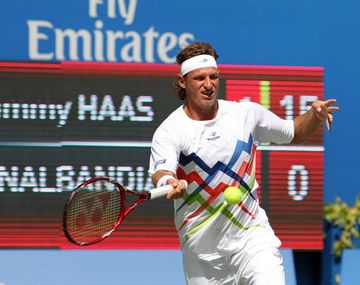Nalbandian perdió y Mónaco ganó en el debut en Toronto