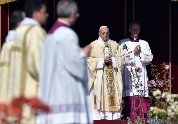El Papa lamentó la ciega y brutal violencia que no cesa de derramar sangre