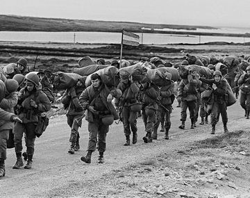 El 2 de abril de 1982 tropas argentinas desembarcaron en las Malvinas