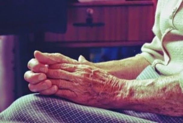 Un caso aberrante: se emborrachó, agredió y abusó de su propia madre