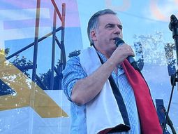 El exintendente de Canelones, Yamandú Orsi, desmintió la acusación en su contra de golpear a una mujer trans. El exintendente de Canelones, Yamandú Orsi, desmintió la acusación en su contra de golpear a una mujer trans.