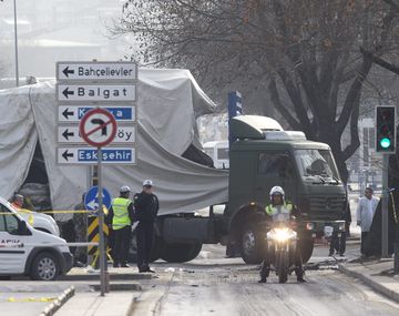 Al menos seis soldados muertos