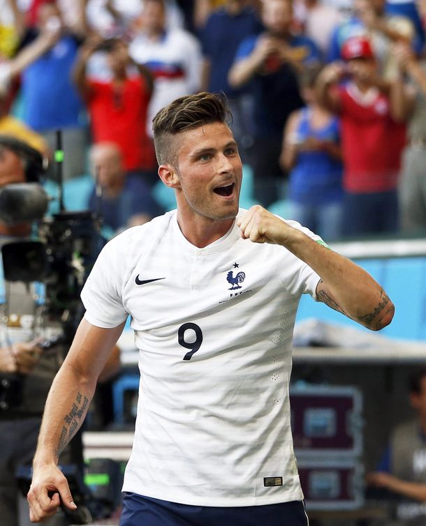 Francia goleó a Suiza y pone un pie en octavos de final