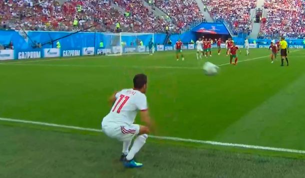 El duelo entre Marruecos e Irán contó con el lateral más insólito del Mundial