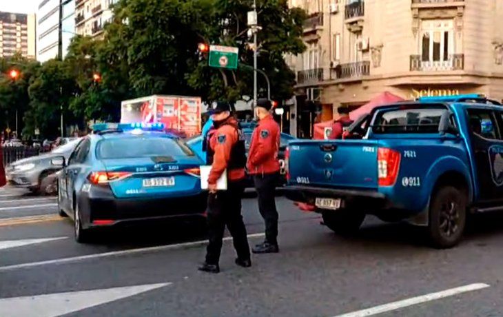 Un taxista atropelló y mató a un peatón en plena 9 de Julio