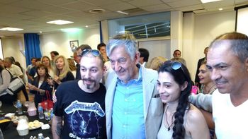 Rodríguez Saá recibió a una joven pareja de refugiados sirios Rodríguez Saá recibió a una joven pareja de refugiados sirios