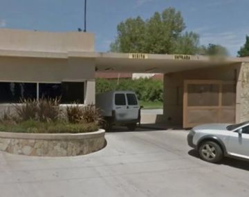 Un empresario de Tandil intentó entrar a un country con la mucama escondida en el baúl