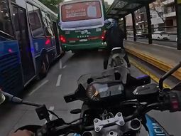 frenetica persecucion policial en la boca: asi detuvieron a un motochorro frenetica persecucion policial en la boca: asi detuvieron a un motochorro