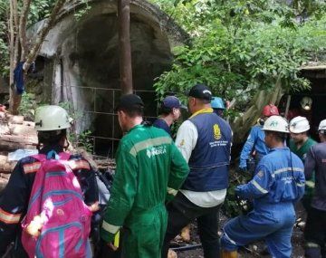 Al menos un muerto y 14 operarios atrapados tras la explosión en una mina de Colombia