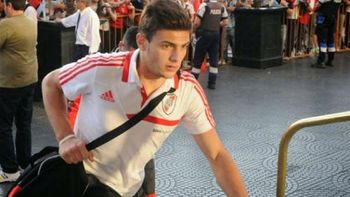 un jugador de river perdio la tarjeta de embarque y se le fue el avion un jugador de river perdio la tarjeta de embarque y se le fue el avion