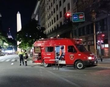 Grave incendio en un hotel del centro porteño: 100 personas debieron ser evacuadas