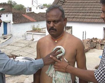 Este hombre asegura ser el más atractivo de la India