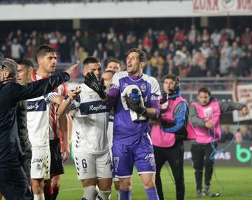 Wado de Pedro se reúne con el arquero de Gimnasia