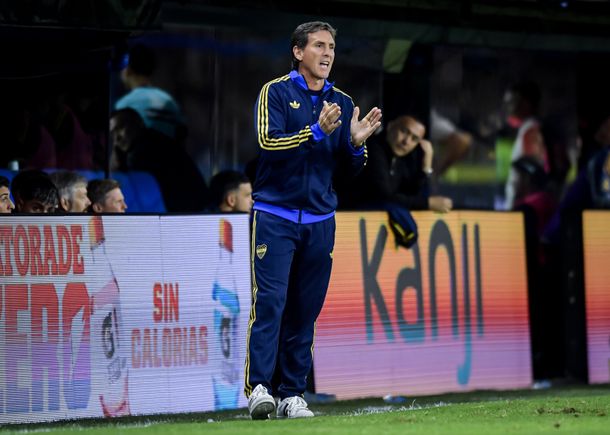 Con cambios y la incógnita de Paredes: Úbeda define el 11 de Boca para visitar a Talleres