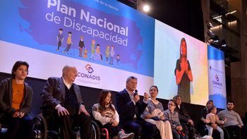 Con un decreto de Menem, Macri elimina las pensiones de discapacitados Con un decreto de Menem, Macri elimina las pensiones de discapacitados