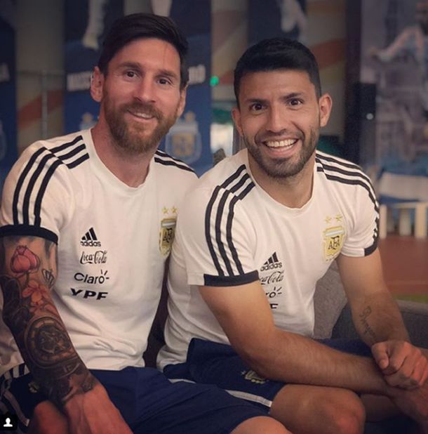 El saludo del Kun Aguero a Lionel Messi por su cumpleaños