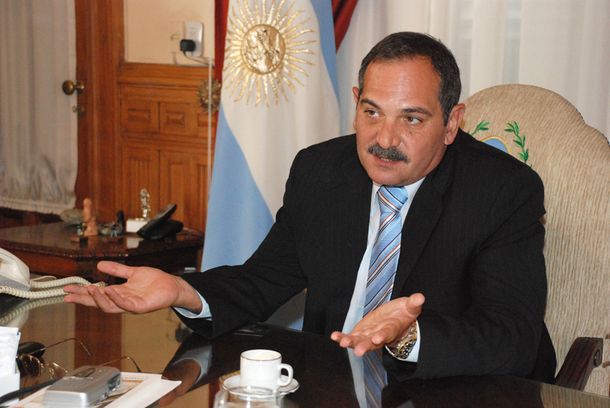 Tucumán también evalúa pesificar su bono emitido en dólares