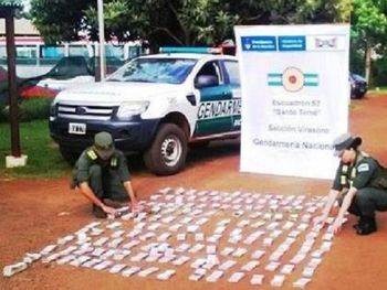 Encontraron 6 millones de pesos ocultos en un auto en Corrientes. Foto: diario El Litoral. 