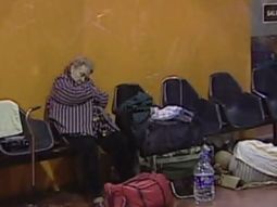el drama de los pasajeros que quedaron varados en retiro el drama de los pasajeros que quedaron varados en retiro
