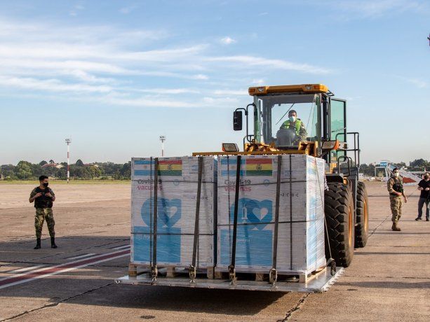 Argentina envió a Bolivia una donación de un millón de vacunas contra el Covid-19