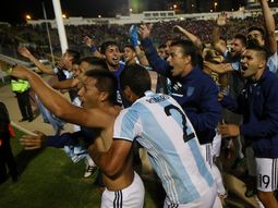 El festejo de los jugadores de Atlético Tucumán en Ecuador El festejo de los jugadores de Atlético Tucumán en Ecuador