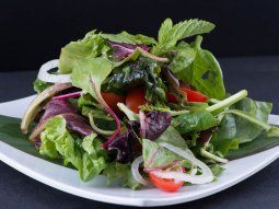 Por qué cuesta hasta $800 el kilo de lechuga y cómo reemplazarla