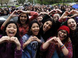 furor adolescente por la visita de justin bieber furor adolescente por la visita de justin bieber