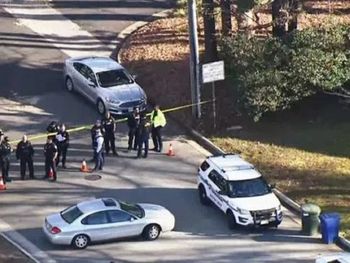 Alumno de 6 años baleó a una maestra en una escuela