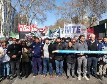 Organizaciones sociales marcharon en reclamo del Salario Básico Universal