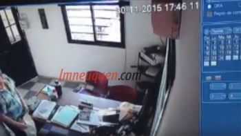 video: entro a una concesionaria, robo 40 mil pesos y se fue caminando video: entro a una concesionaria, robo 40 mil pesos y se fue caminando