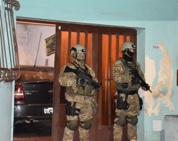 Allanamientos y detenidos por los crímenes y atentados que conmocionaron a Rosario