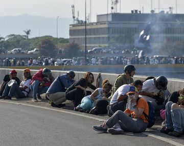 Enfrentamientos en la base donde Guaidó llamó a un alzamiento militar