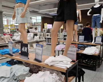 El supermercado que tiene ropa con muy buenos descuentos.