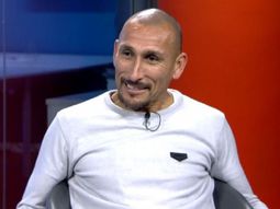 Tras un mal paso como entrenador, el Cholo Guiñazú vuelve a calzarse los botines