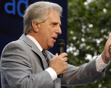 Tabaré Vázquez le salvó la vida a una pasajera en un vuelo a Francia