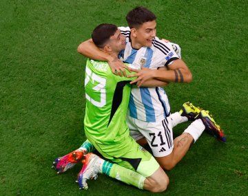 Dibu Martínez reveló el truco que le sugirió a Dybala en la final del Mundial