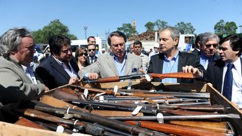 el plan de desarme, declarado como modelo por la onu