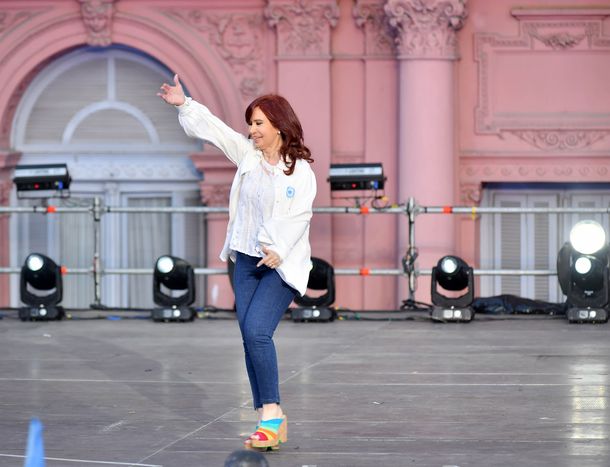 Cristina Kirchner anticipó en diciembre que iba a ir por los dólares de los paraísos fiscales