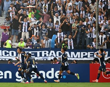 El emotivo mensaje de Alianza Lima para León XIV: Unidos por el corazón