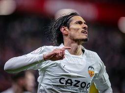 Se ilusiona todo Boca: Edinson Cavani negocia su salida del Valencia