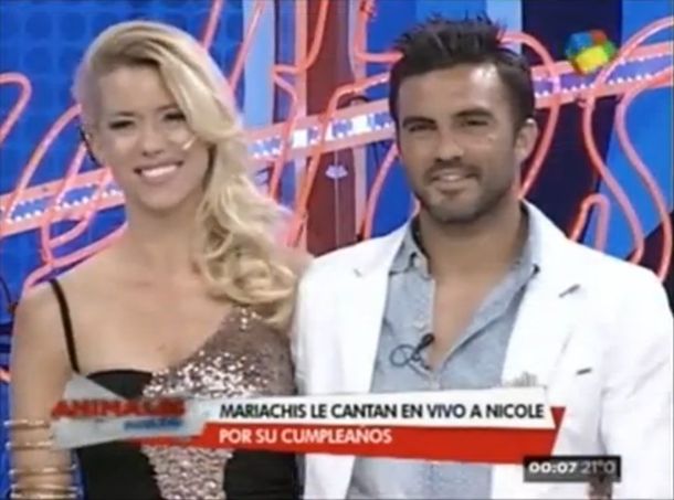Nicole Neumann recibió una sorpresa al aire por su cumpleaños