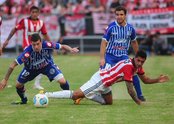Estudiantes igualó con Godoy Cruz y sigue sin ganar