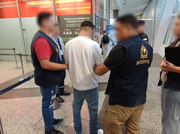 Extraditaron a Dehilan, un cantante chileno acusado de secuestros extorsivos e hijo de un peligroso narco