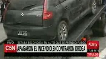 se le incendiaba el auto, escapo y abandono un cargamento de marihuana se le incendiaba el auto, escapo y abandono un cargamento de marihuana