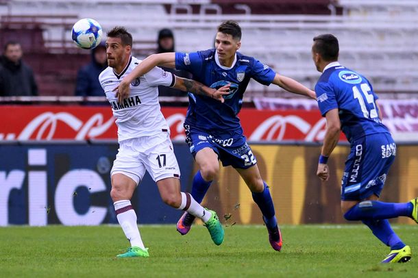 Lanús superó a Rafaela con dos goles de contraataque