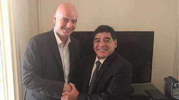 se amigo con infantino: maradona sera veedor de fifa para supervisar la super liga se amigo con infantino: maradona sera veedor de fifa para supervisar la super liga