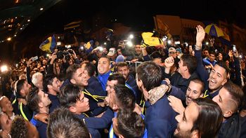 racing, el unico equipo grande que saludo a boca por su flamante titulo